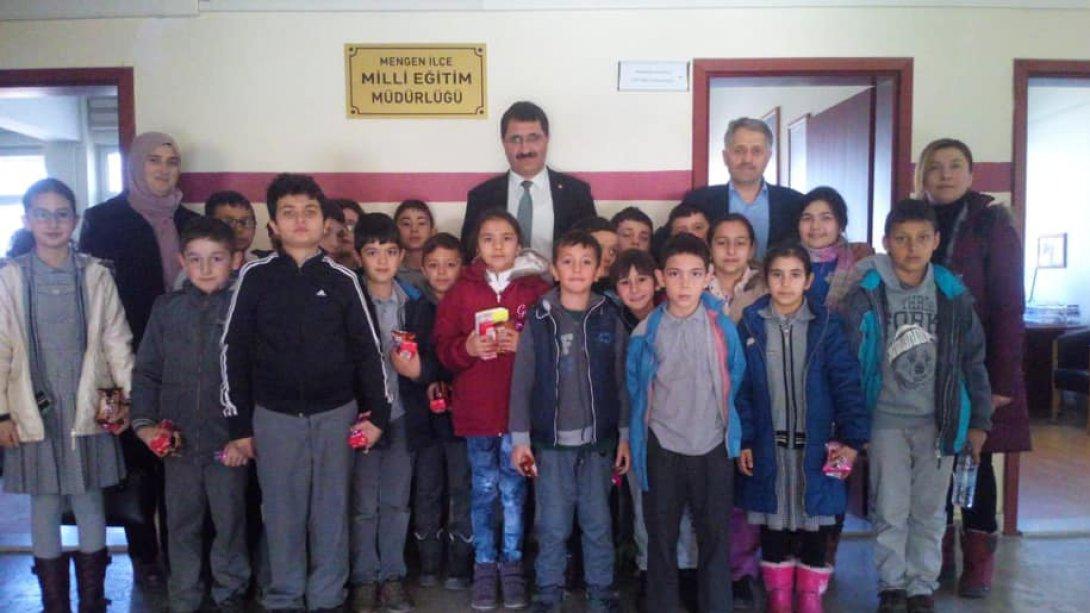  Mengen Cumhuriyet İlkokulu Öğrencileri Vergi Haftası Münasebetiyle Mengen Mal Müdürlüğünü Ziyaret Etti