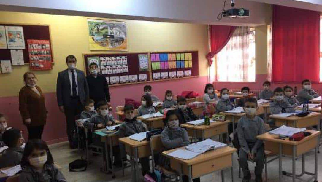 İlçe Milli Eğitim Müdürü Salih Celepci Mengen Cumhuriyet İlkokulunu Ziyaret Etti