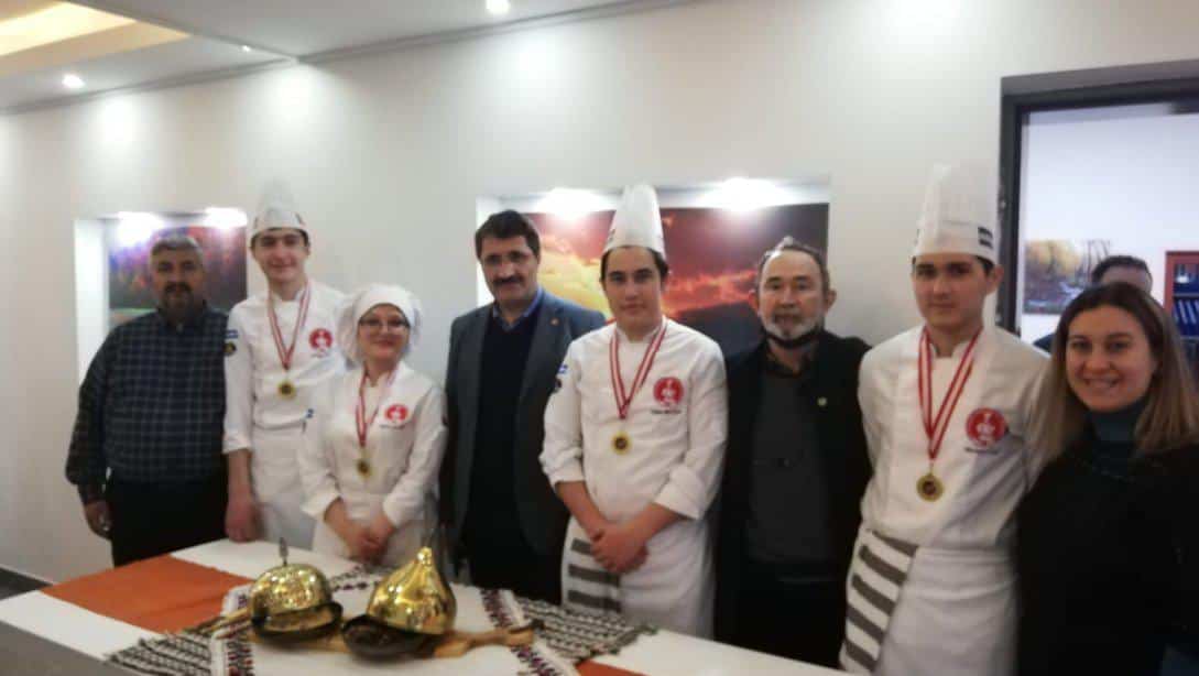 İmparatorluk Mirası Osmanlı Mutfağı Yemek Yarışmasında Mengen Aşcılar Mesleki ve Teknik Anadolu Lisesi Birinci Oldu