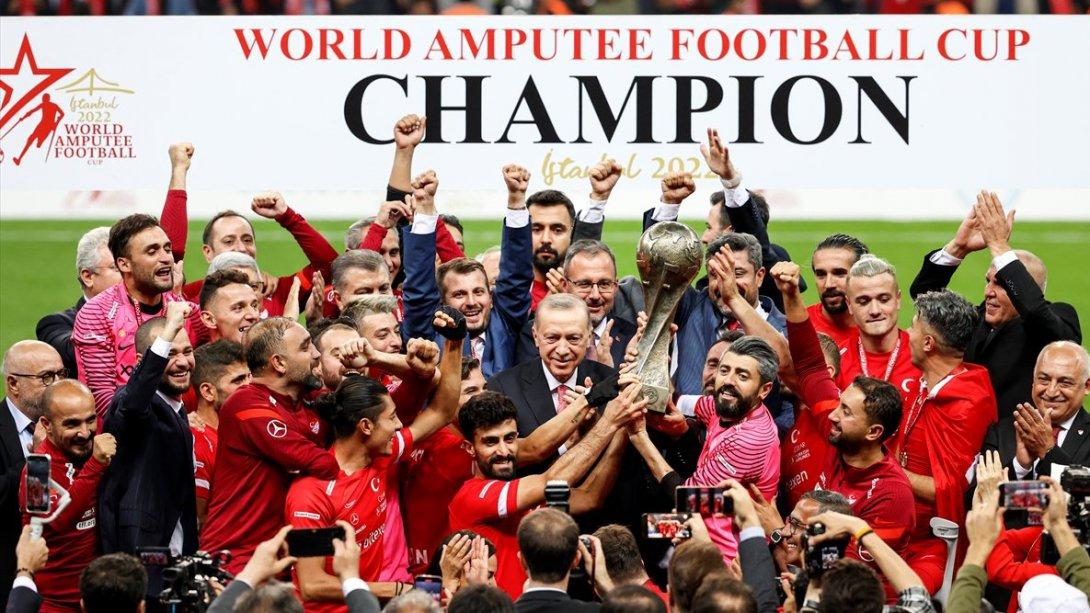 İlçe Milli Eğitim Müdürümüz Salih Celepci, Ampute Futbol Milli Takımımızı 2022 Dünya Şampiyonu Olması Münasebetiyle Kutlama Mesajı Yayımladı