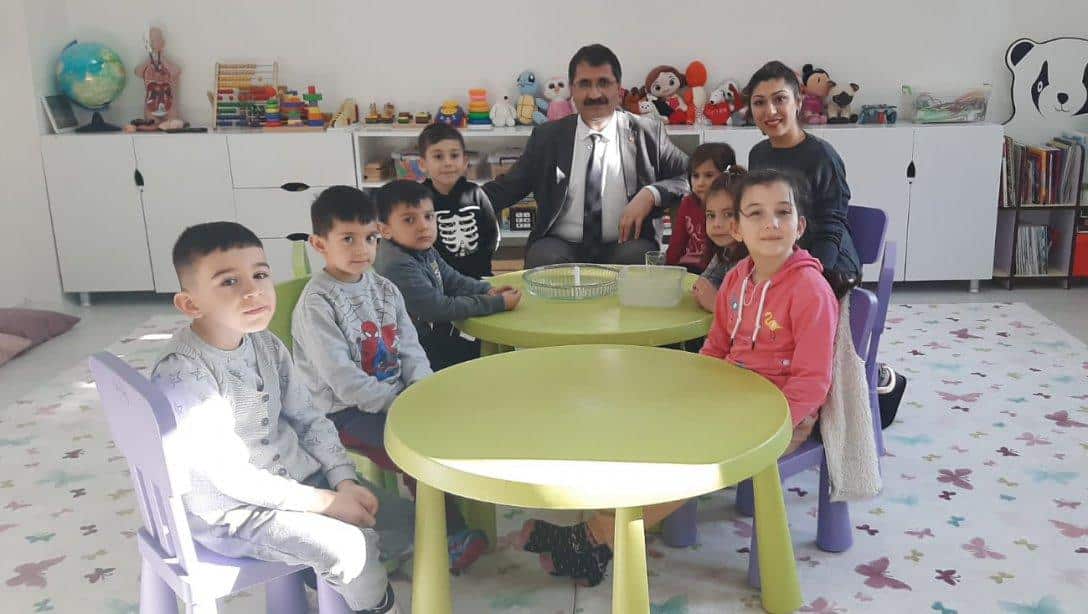 İlçe Milli Eğitim Müdürümüz Salih Celepci, Şehit Hasan Durmuşoğlu İlkokulu Anasınıfı Öğrencilerini Ziyaret Etti