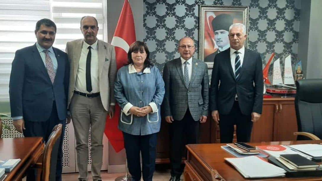 İlçe Milli Eğitim Müdürümüz Salih Celepci, Meslekî ve Teknik Eğitim Genel Müdürü Nazan Şener'i Makamında Ziyaret Etti
