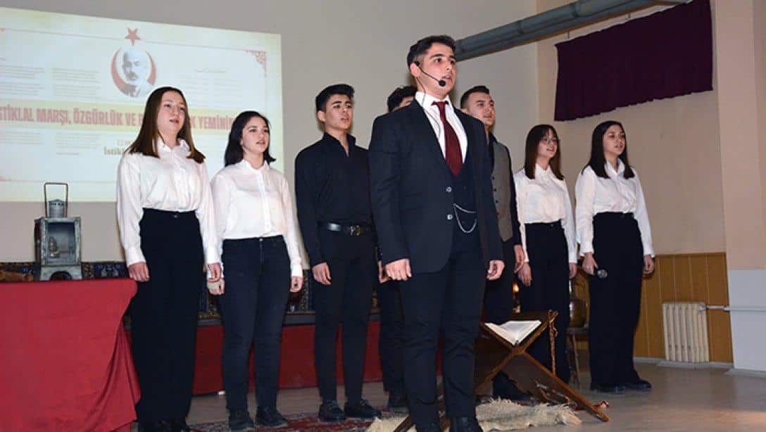 Gentaş Ahmet Kahraman Çok Programlı Anadolu Lisesinde Mehmet Akif Ersoy Şiir Dinletesi